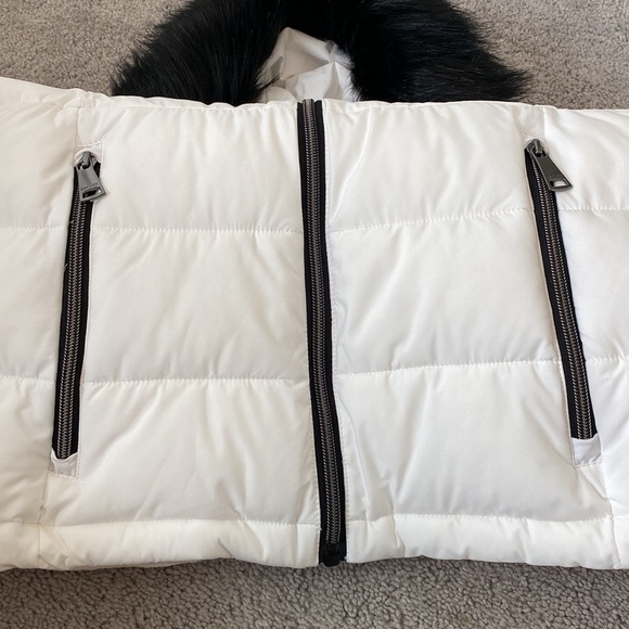 DKNY Puffer Full Zip Up- Preloved - Picture 7 of 15